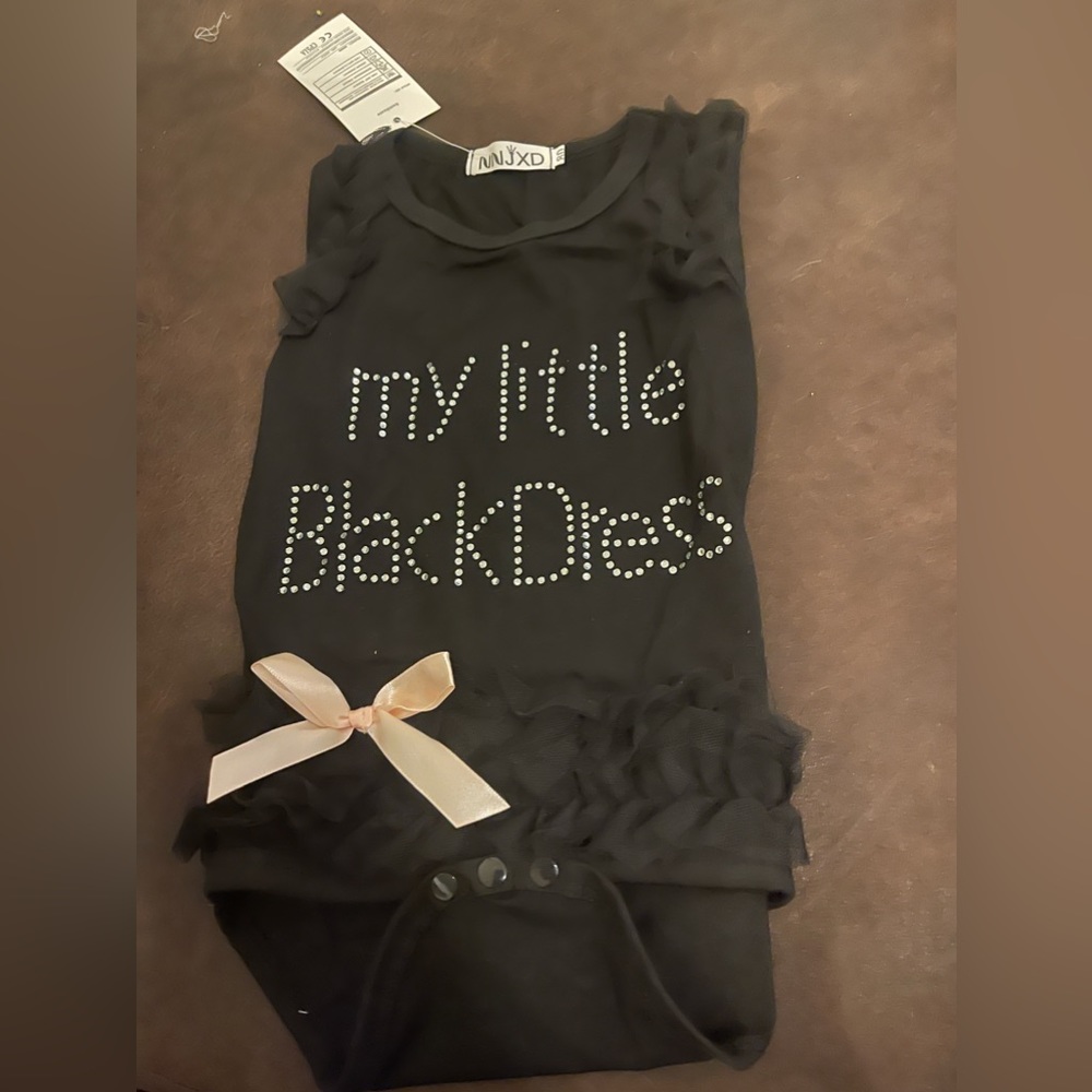 Black onesie with pink bow